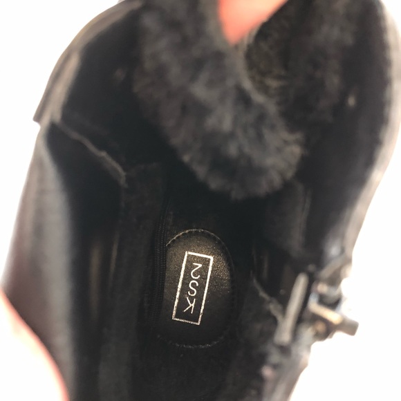 Black lace up booties, size 11 with fur tongue - Picture 6 of 6